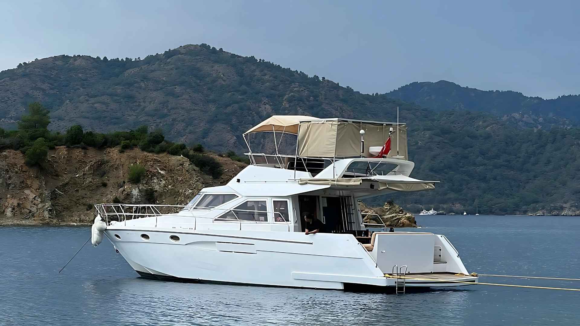 Göcekte 4 Kişilik 16 m Lüx Teknede Yat Tatili