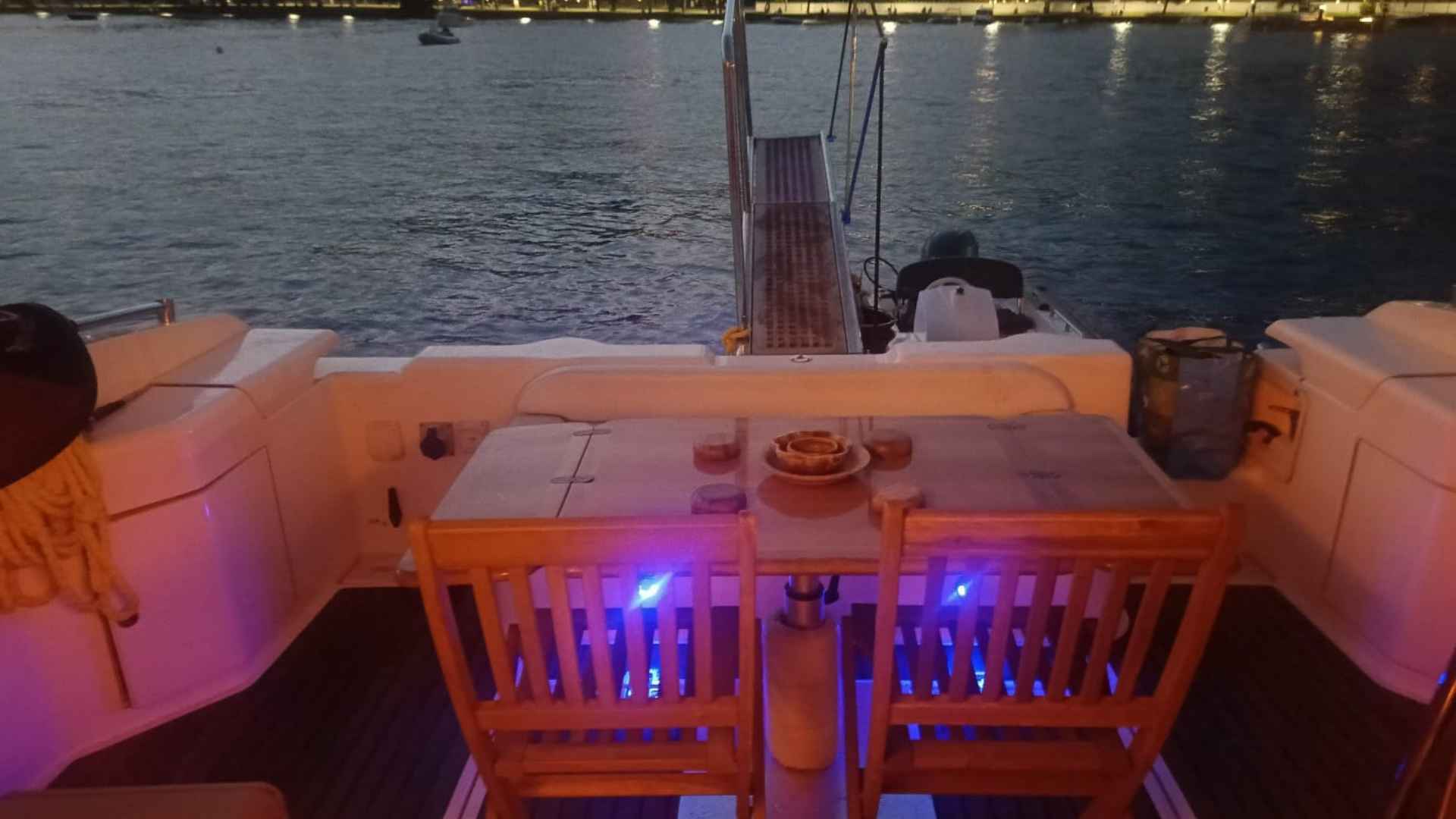 Göcekte Yat Tatili 4-5 Kişilik Motoryat