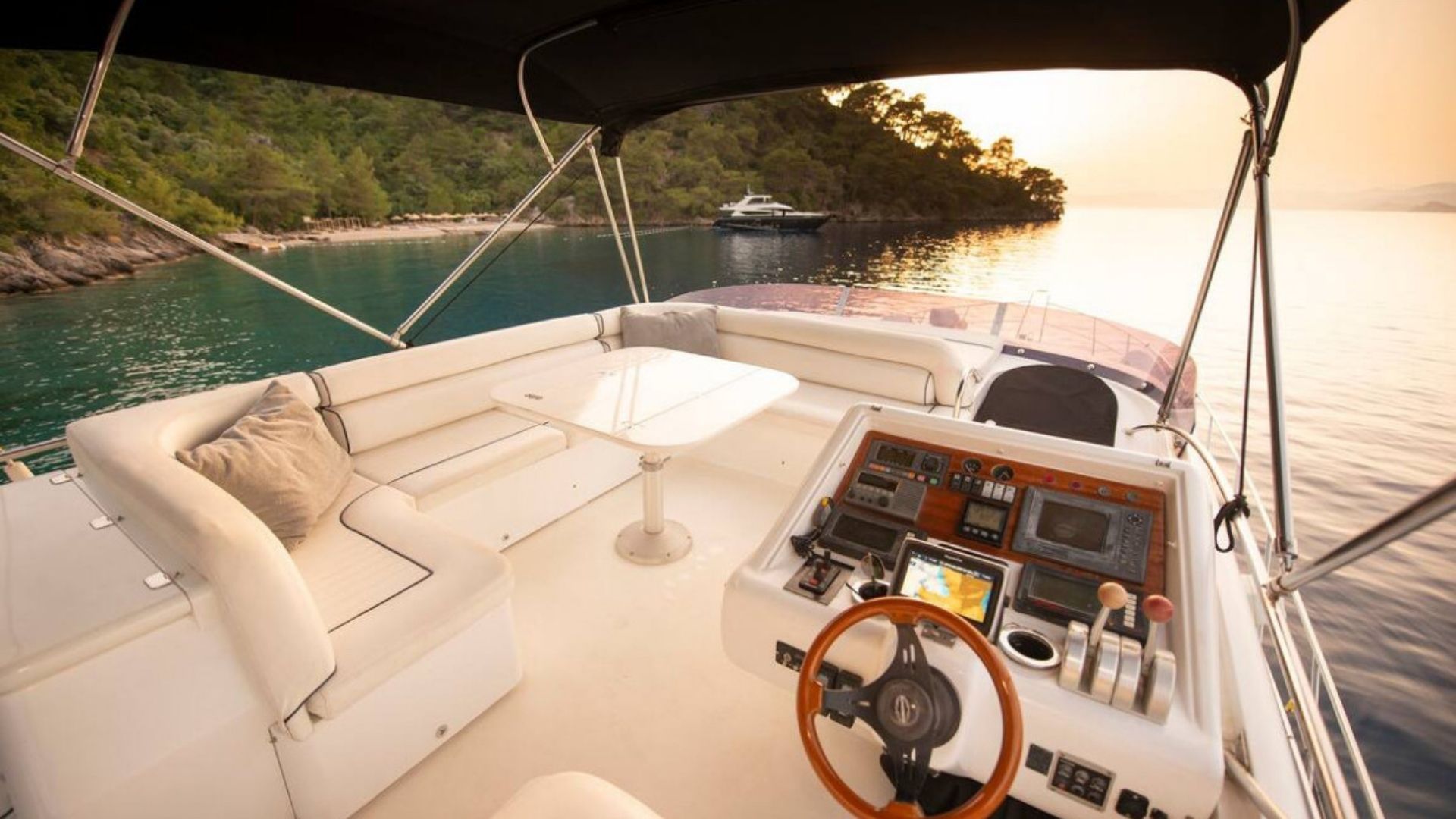 19 Metre Sunseeker Manhattan 62  3 Kabin Lüks Motoryat ile Göcek’te Tatil 