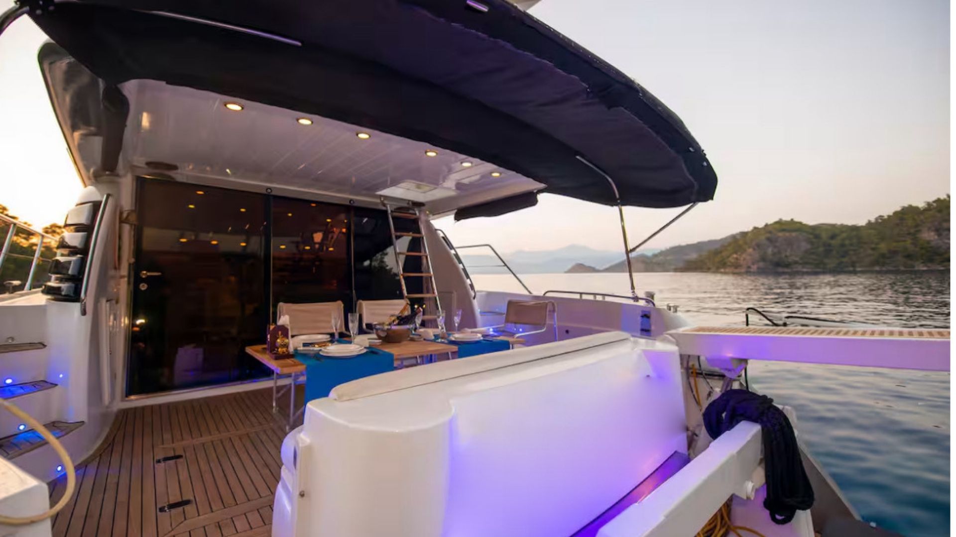 19 Metre Sunseeker Manhattan 62  3 Kabin Lüks Motoryat ile Göcek’te Tatil 