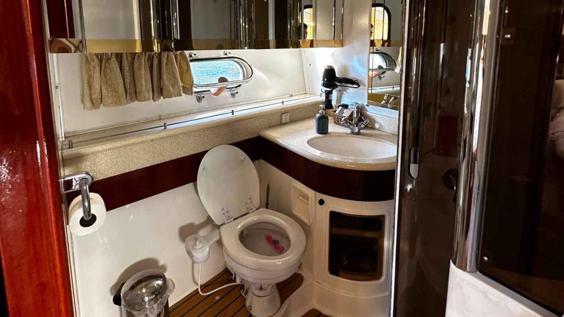 Fairline Squadron 59 – Göcek te Lüks Motoryat Kiralama