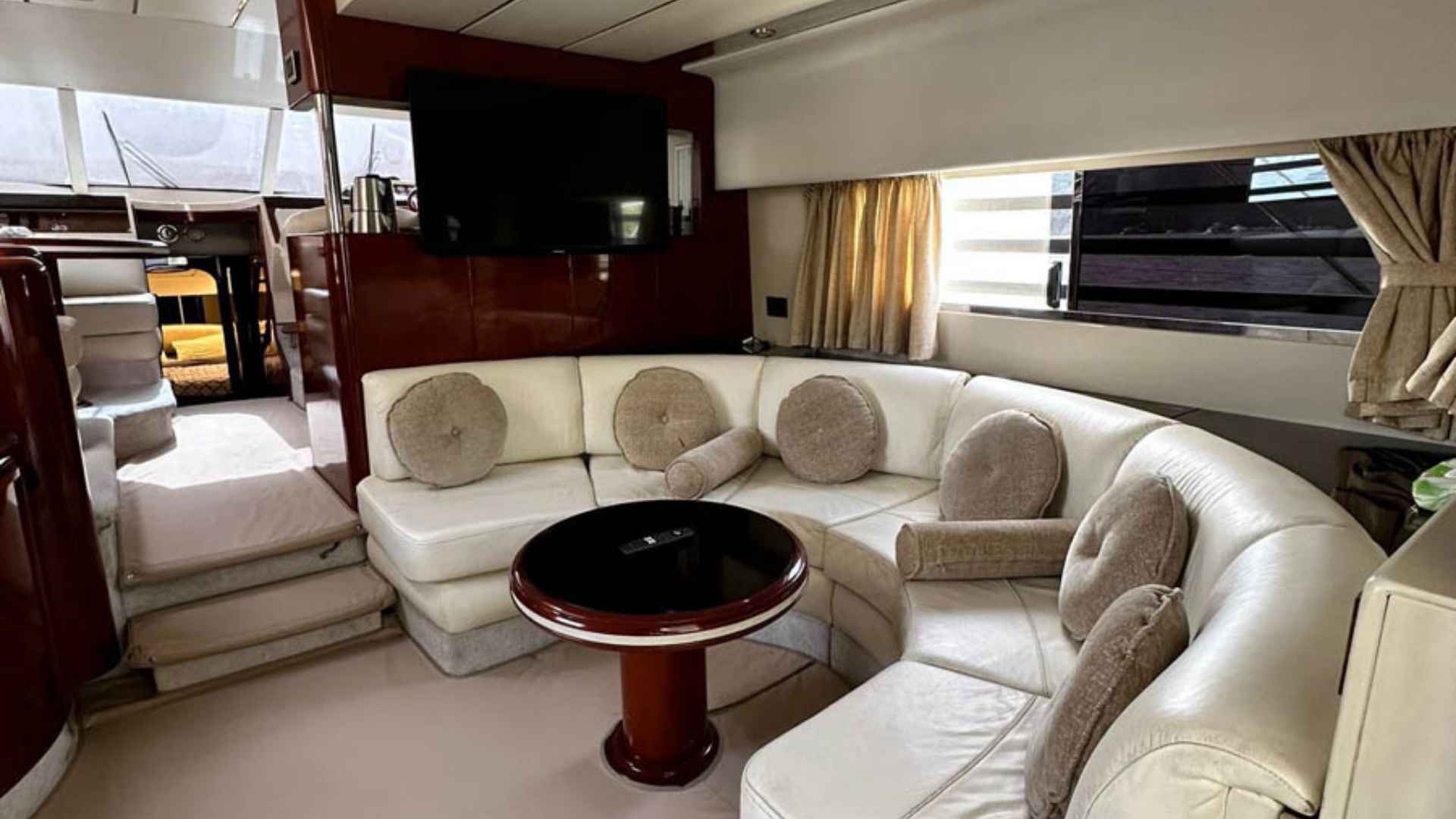 Fairline Squadron 59 – Göcek te Lüks Motoryat Kiralama