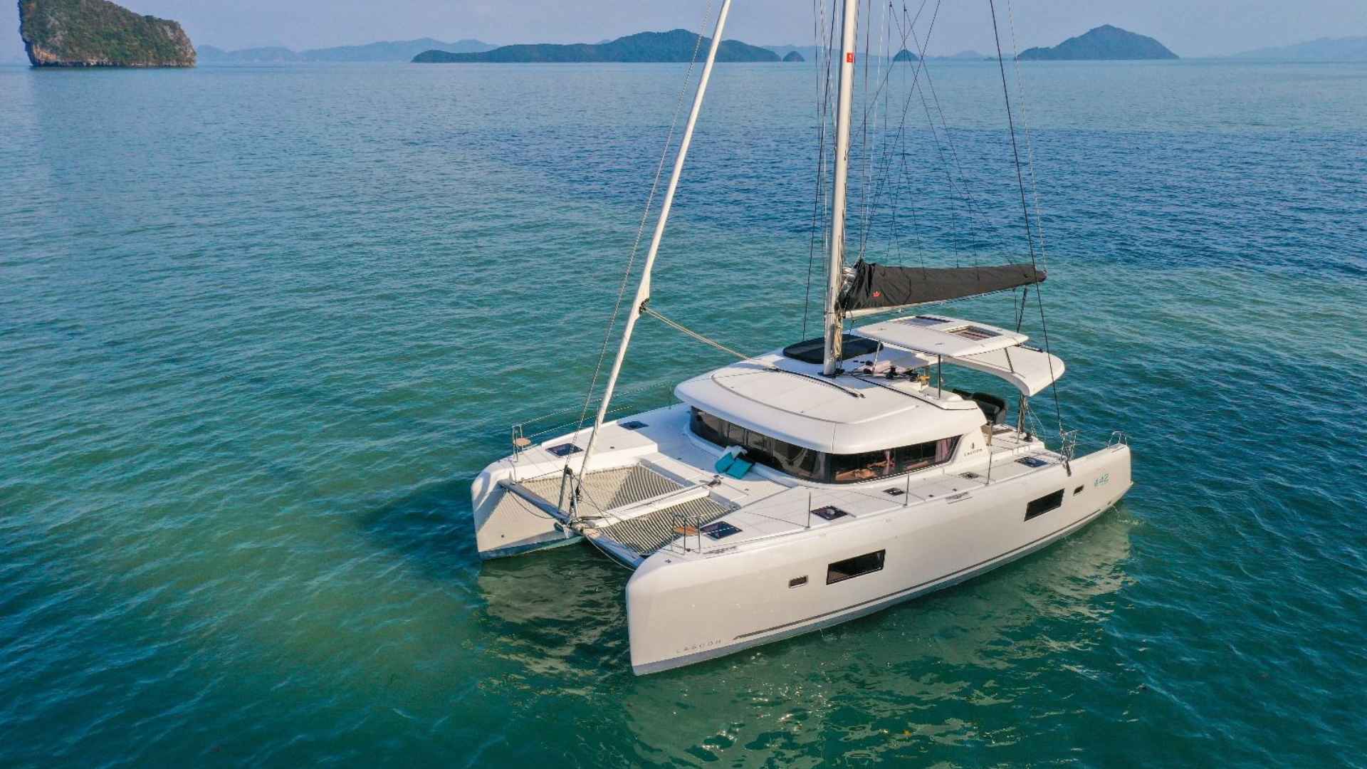 Lagoon 42 – Göcek’te Lüks Katamaran Kiralama Deneyimi