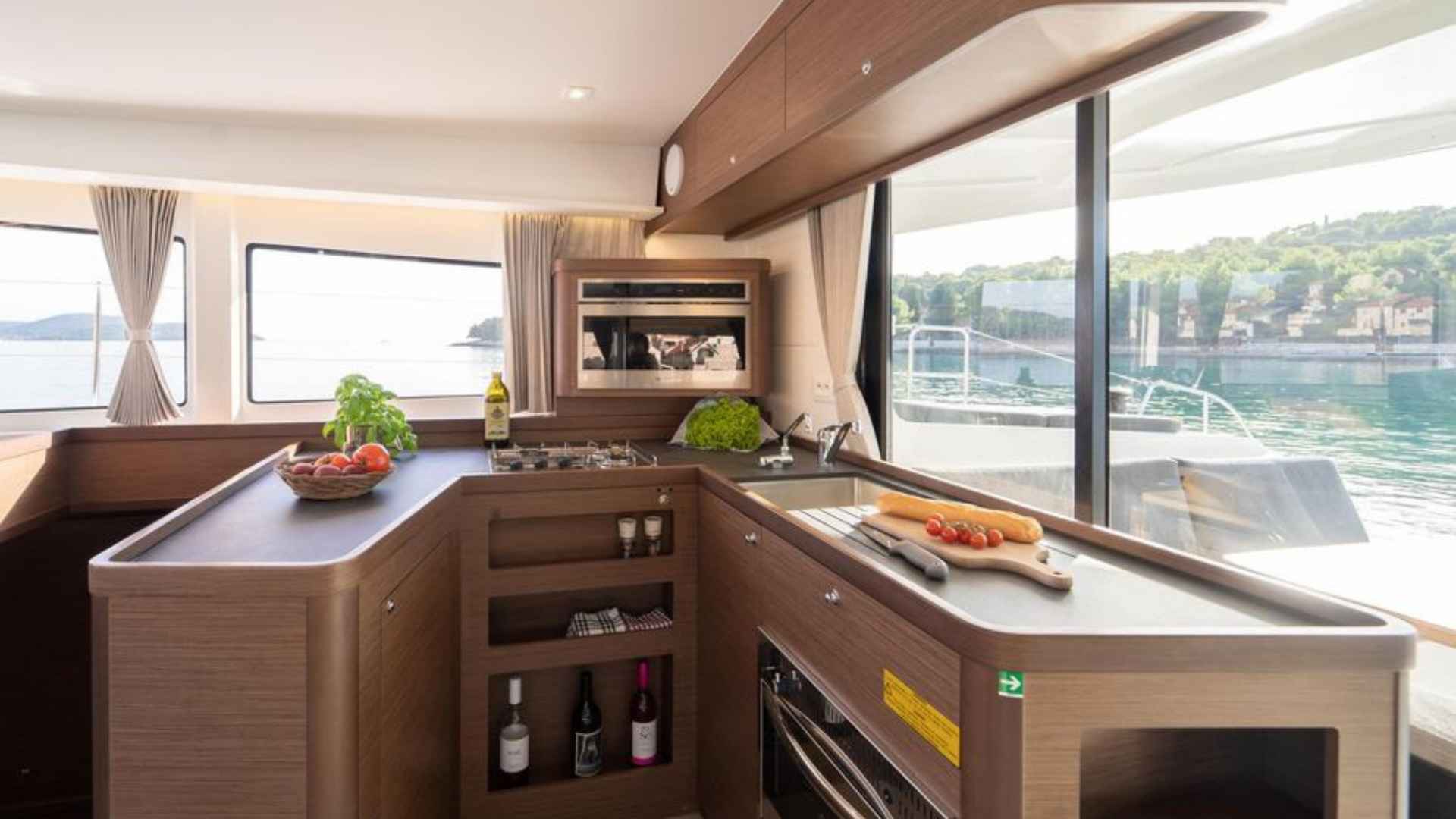 Lagoon 42 – Göcek’te Lüks Katamaran Kiralama Deneyimi