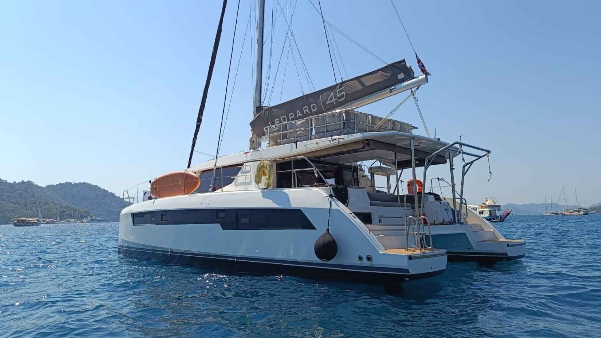 Leopard 45 Katamaran ile Konforlu ve Lüks Mavi Yolculuk