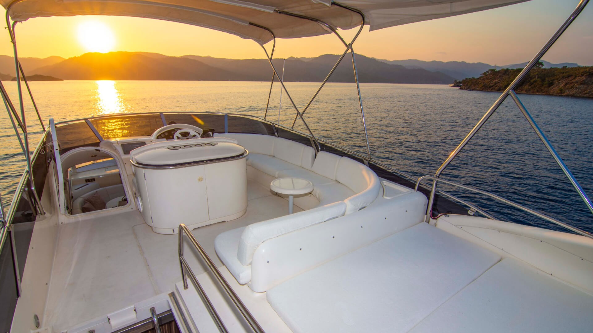 Göcek Lux Motoryat Princess 56 - 3 Kabin 18 Metre