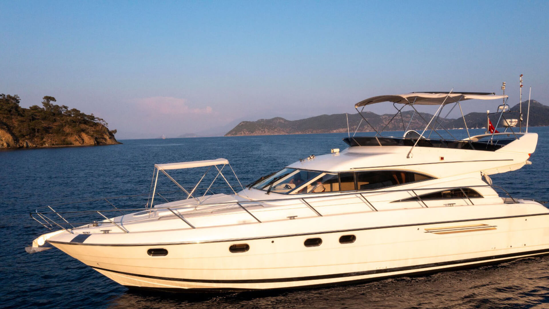 Göcek Lux Motoryat Princess 56 - 3 Kabin 18 Metre