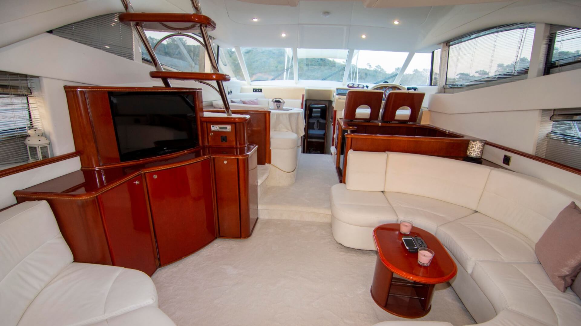 Göcek Lux Motoryat Princess 56 - 3 Kabin 18 Metre