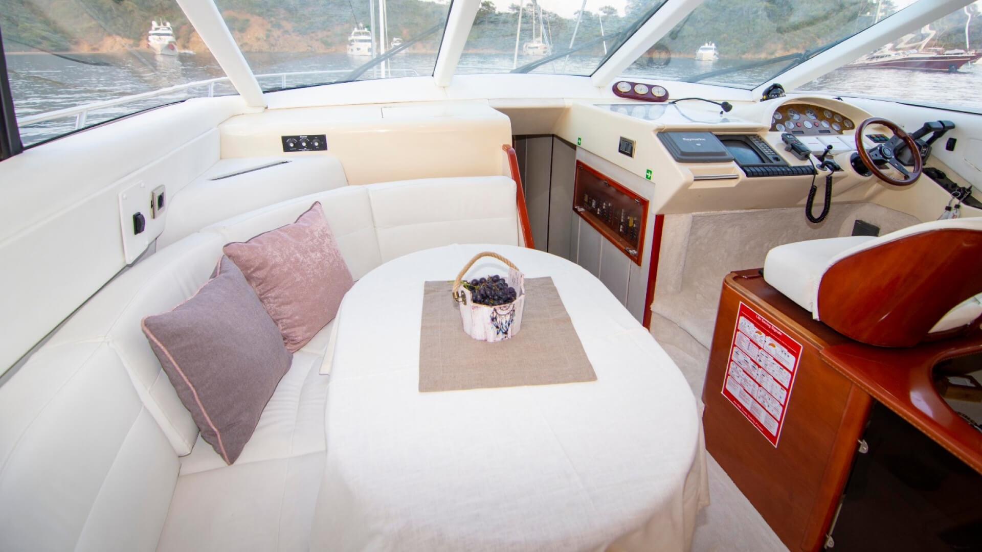 Göcek Lux Motoryat Princess 56 - 3 Kabin 18 Metre