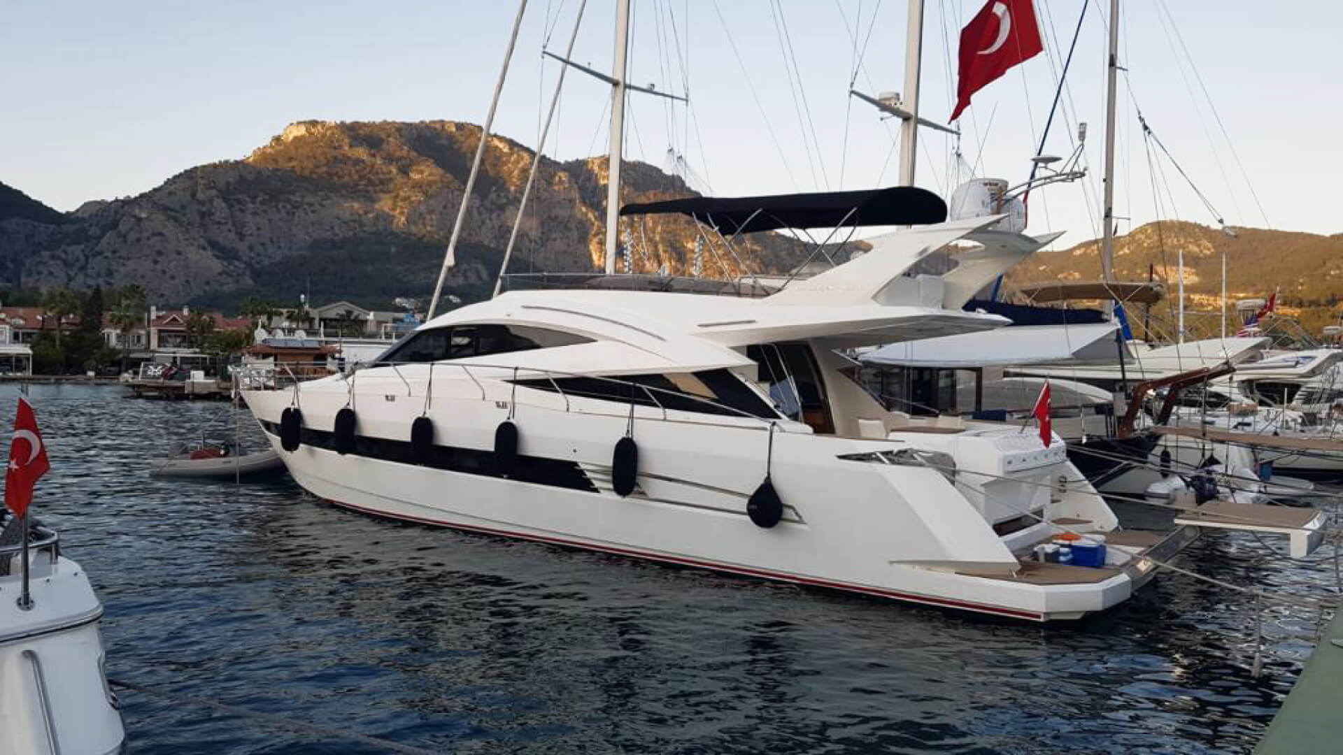 Göcek Delux Motoryat 4 Kabin 23 Metre