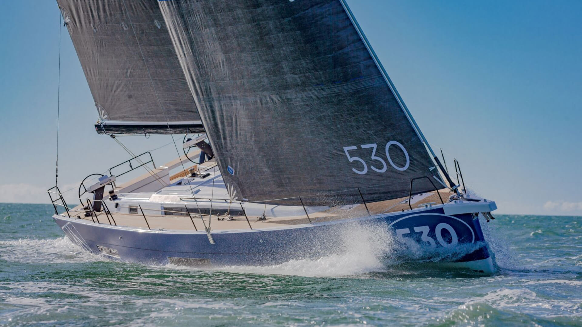 Göcek Delux Yelkenli  Dufour 530 - 4 Kabin 17 Metre