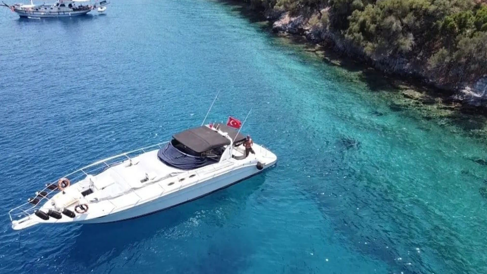 Göcek'te Lüks Kiralık Motoryat 3 Kabin 16 Metre