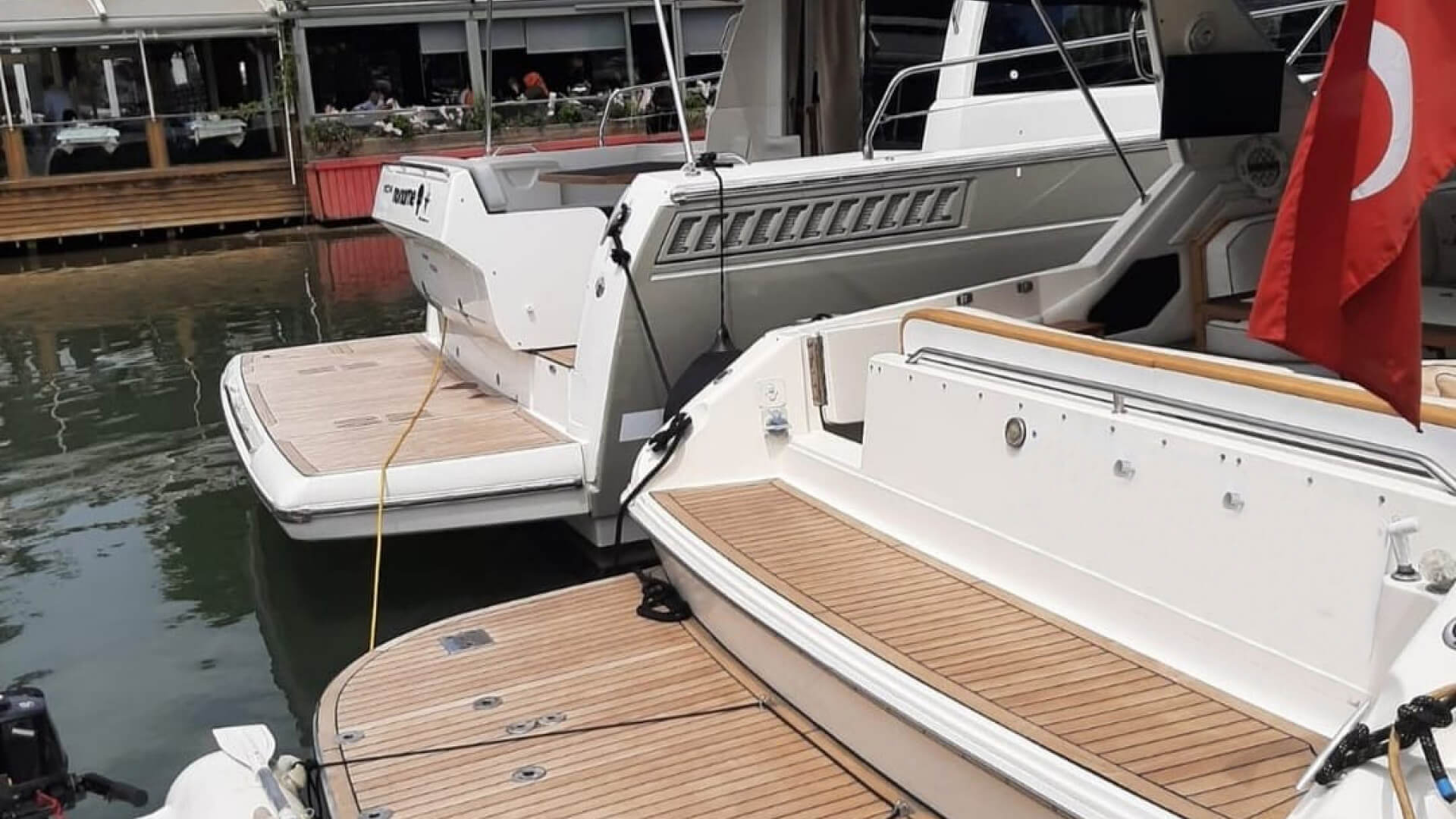 Göcek'te Lüks Kiralık Motoryat 3 Kabin 16 Metre