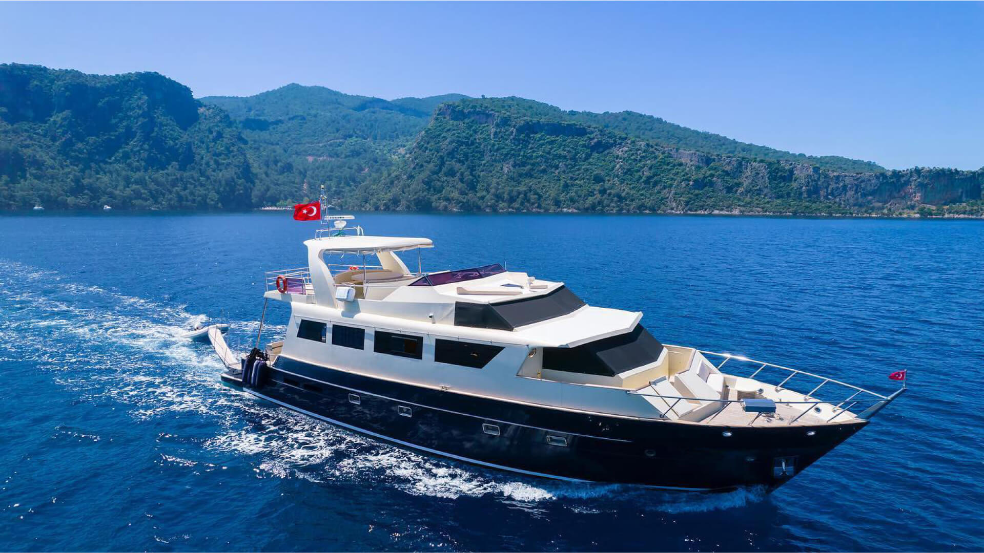 22 Metre Delux 3 Kabin Motoryat Kiralama