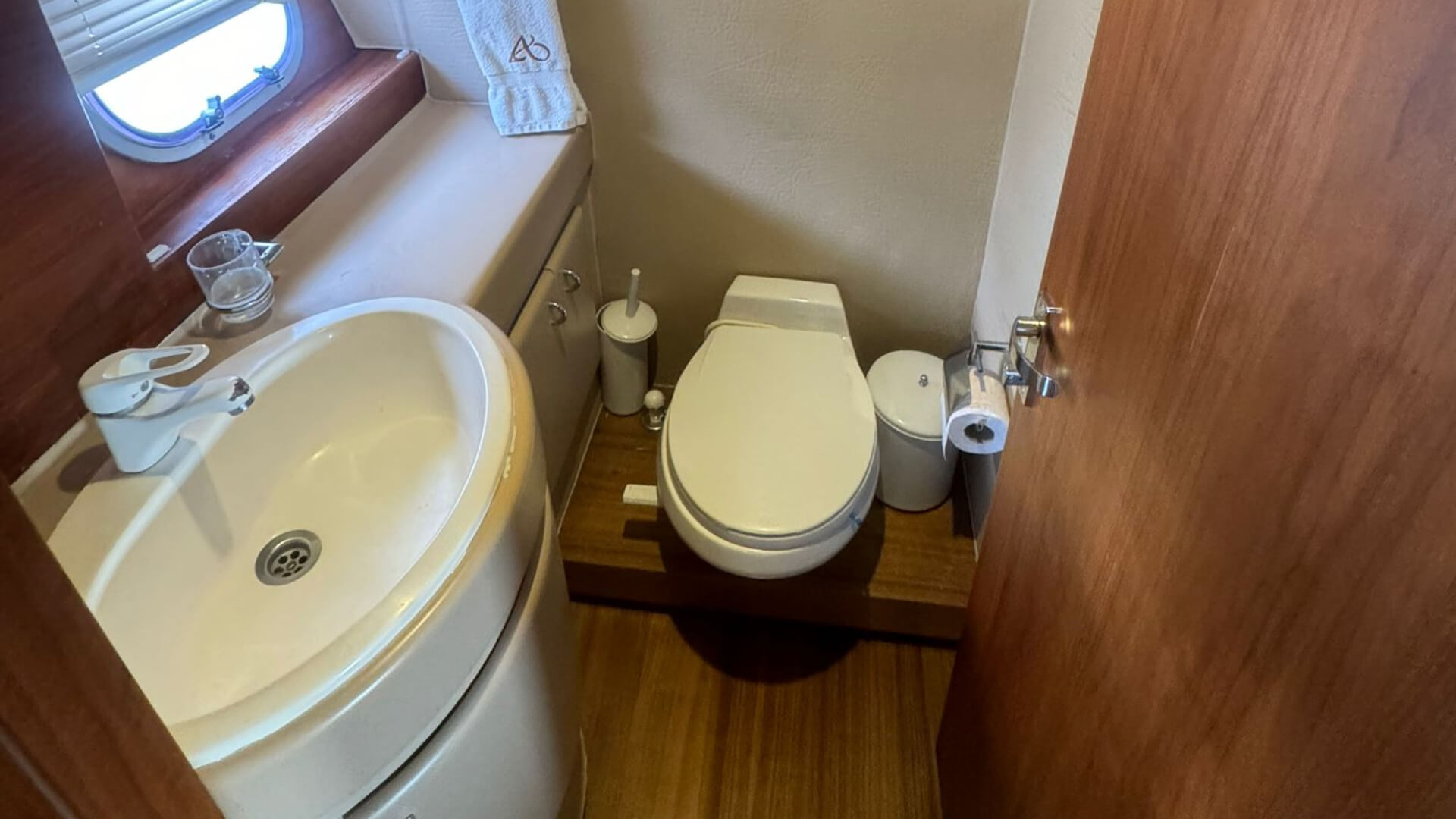 Delux Tekne Tatili Kiralık Motoryat 5 Kabin 27 Metre