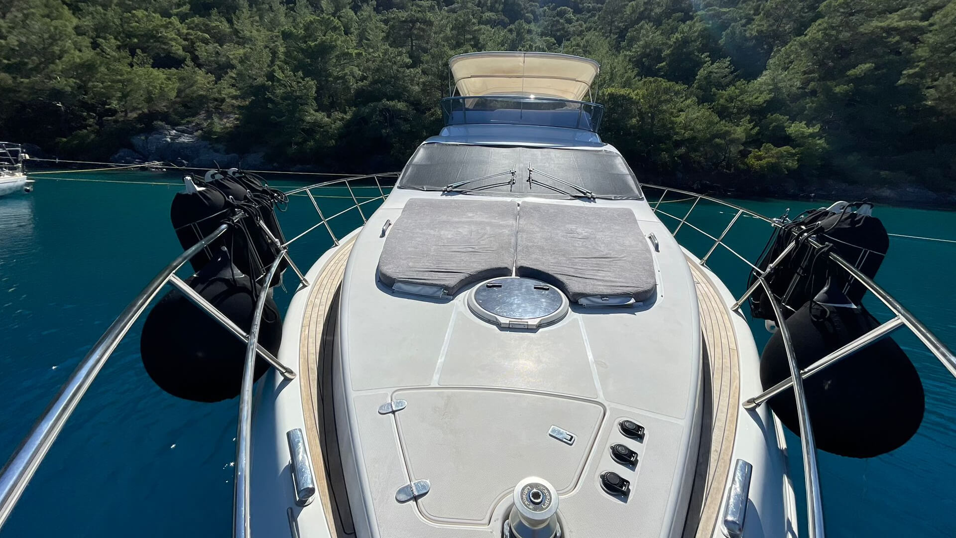 Azimut 50 Kiralık Göcek Lux Klimalı 2 Kabin 16 Metre