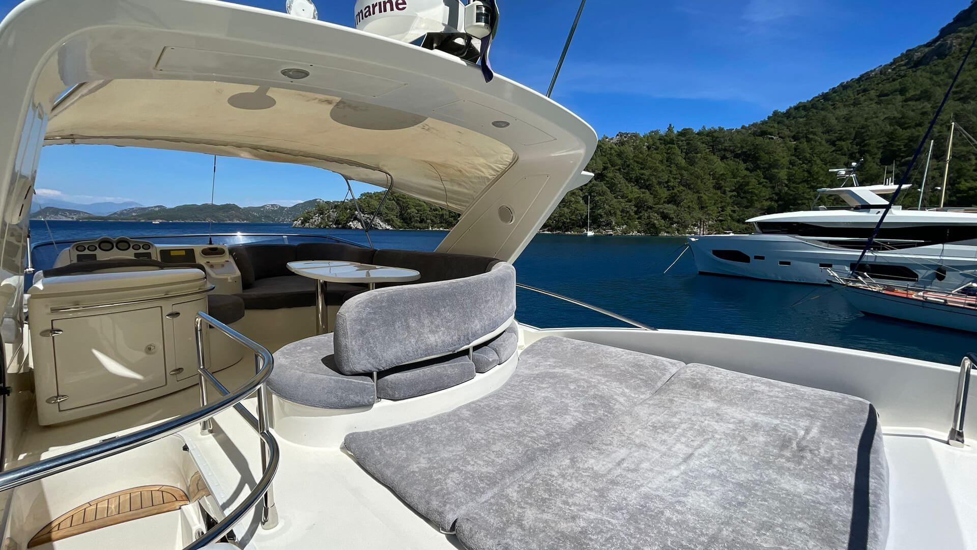 Azimut 50 Kiralık Göcek Lux Klimalı 2 Kabin 16 Metre