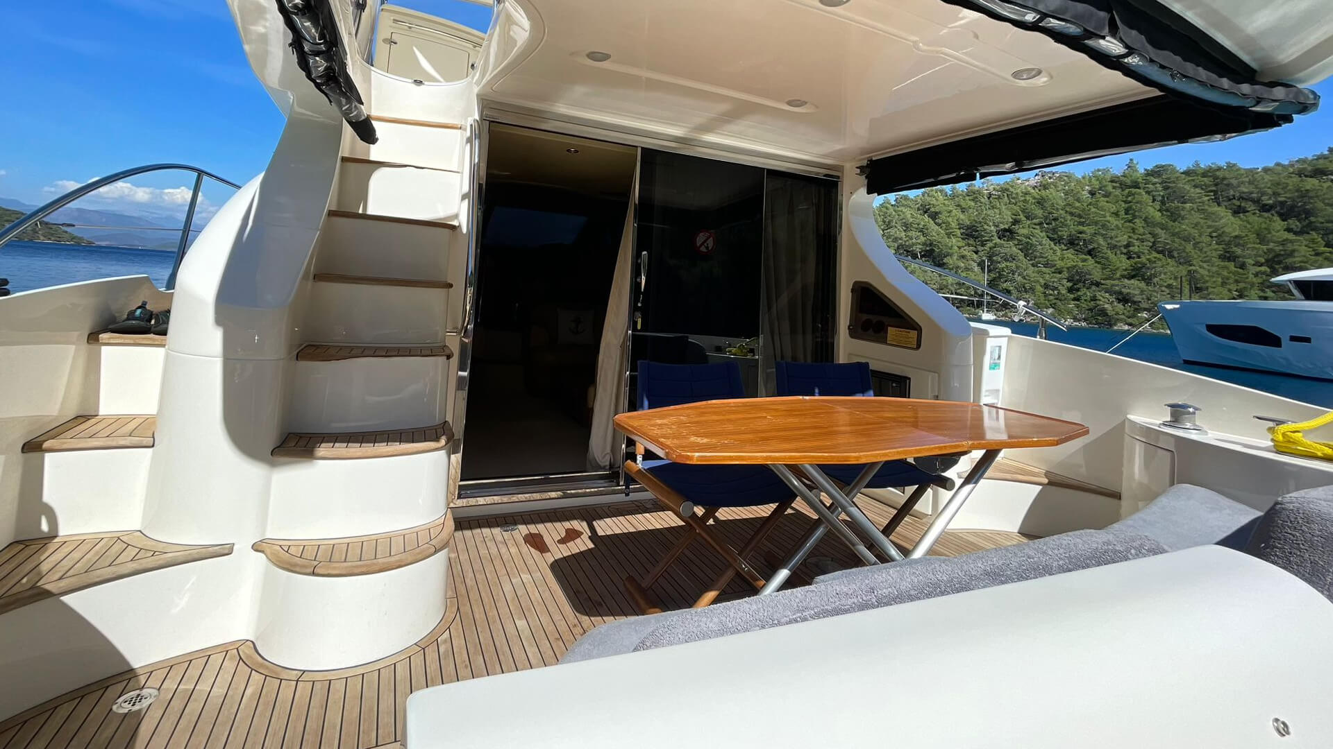 Azimut 50 Kiralık Göcek Lux Klimalı 2 Kabin 16 Metre