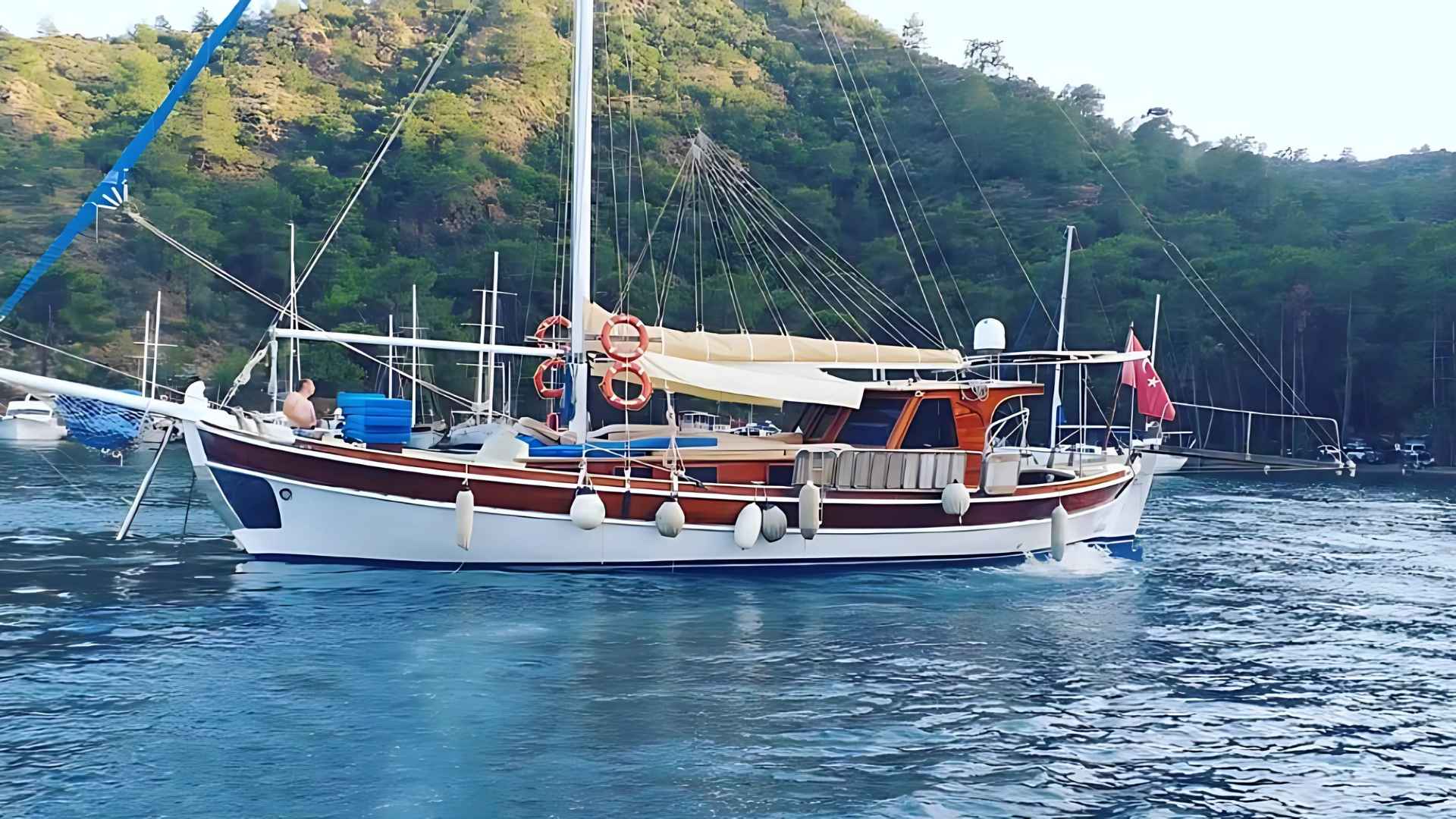 Göcek 3 Kabin Klasik Gulet Kiralama 16 M 