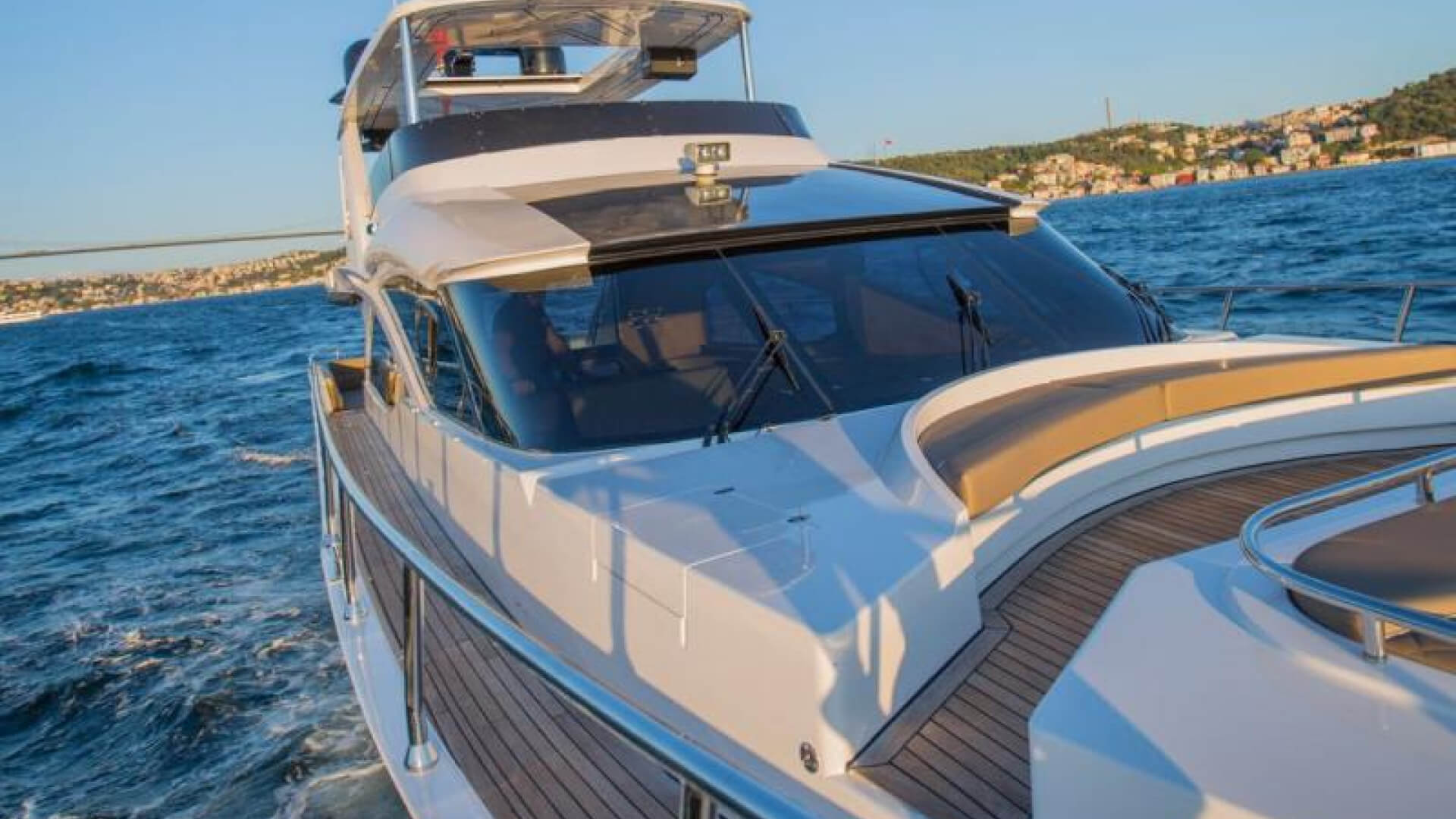 Delux Motoryat Boğaz Turu 2 Kabin 23 Metre