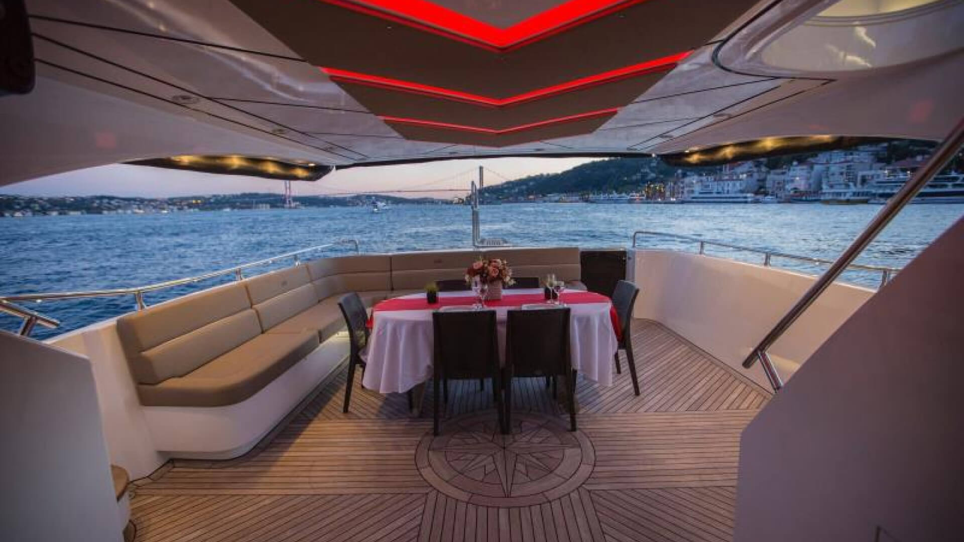 Delux Motoryat Boğaz Turu 2 Kabin 23 Metre