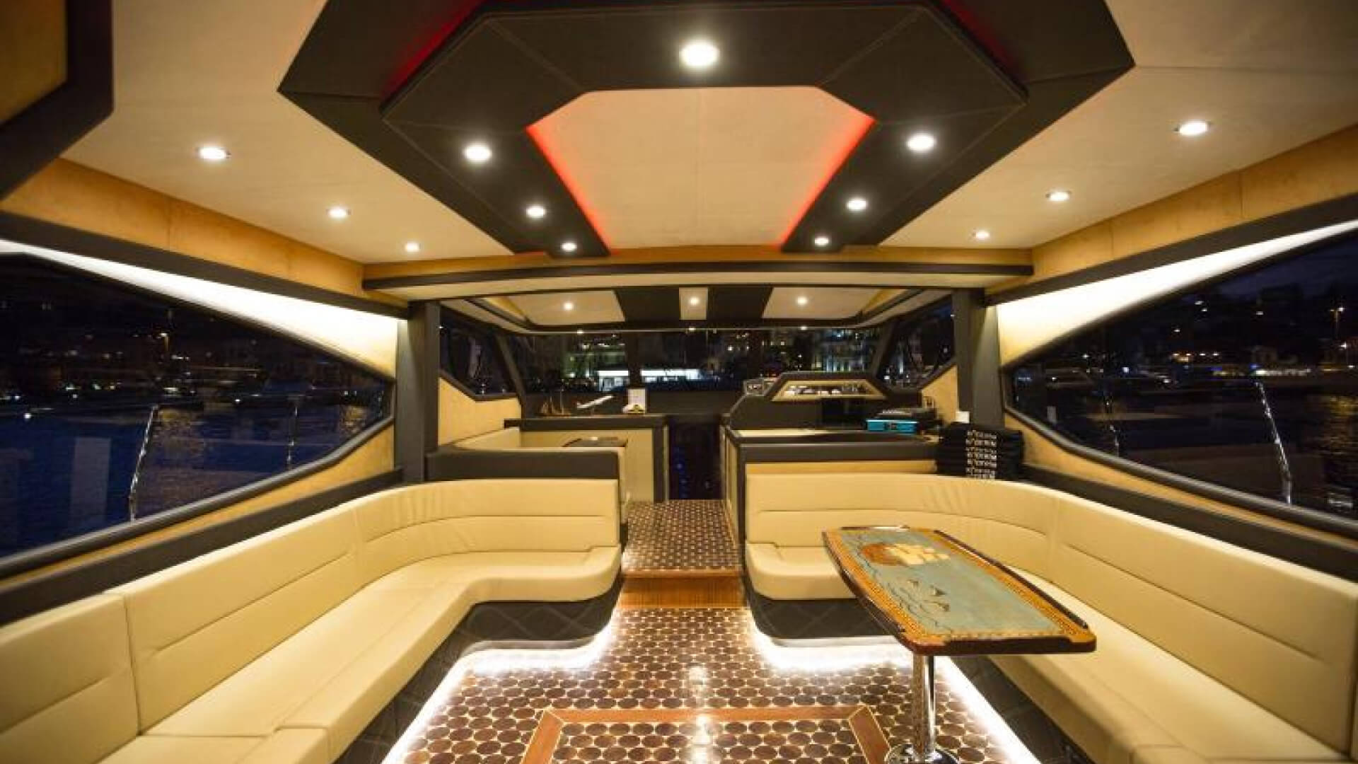 Delux Motoryat Boğaz Turu 2 Kabin 23 Metre