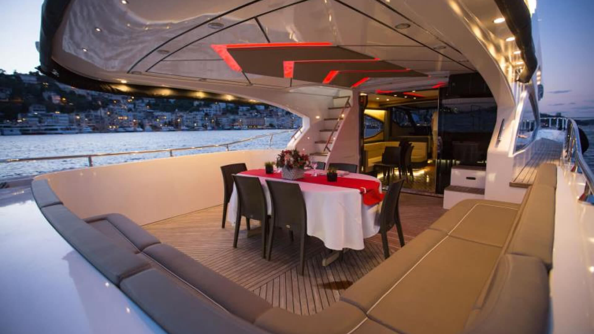 Delux Motoryat Boğaz Turu 2 Kabin 23 Metre