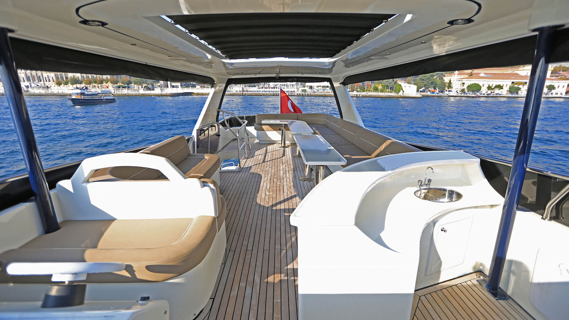 Delux Motoryat Boğaz Turu 2 Kabin 22 Metre