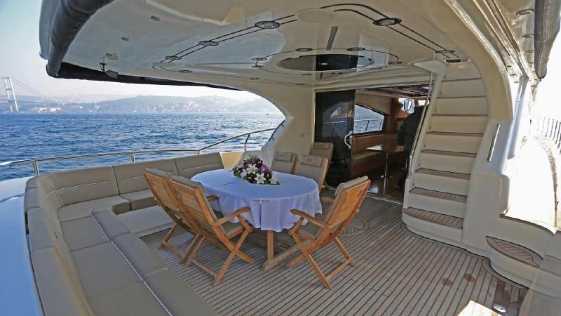 Delux Motoryat Boğaz Turu 2 Kabin 22 Metre