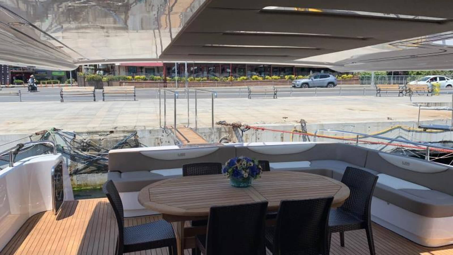 Delux Motoryat Saatlik Boğaz Turu 2 Kabin 22 Metre