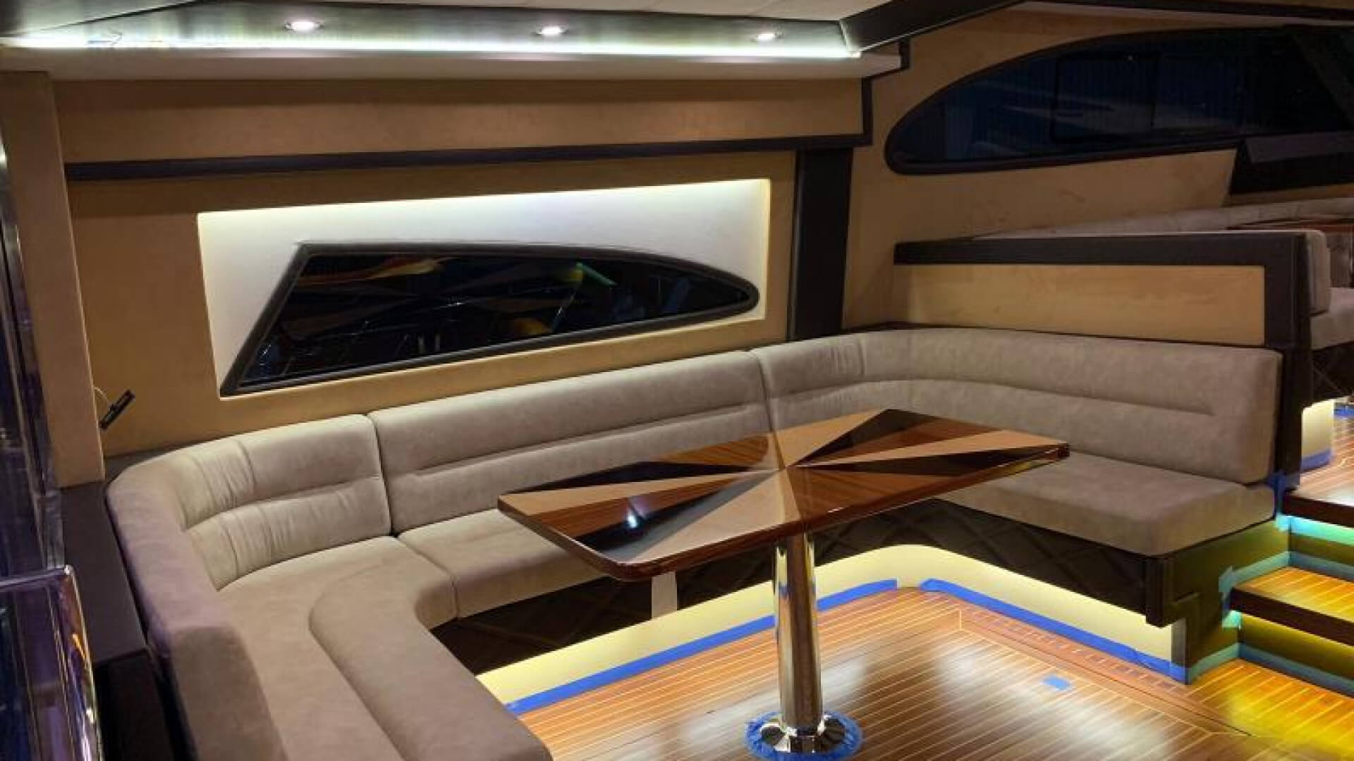 Delux Motoryat Saatlik Boğaz Turu 2 Kabin 22 Metre