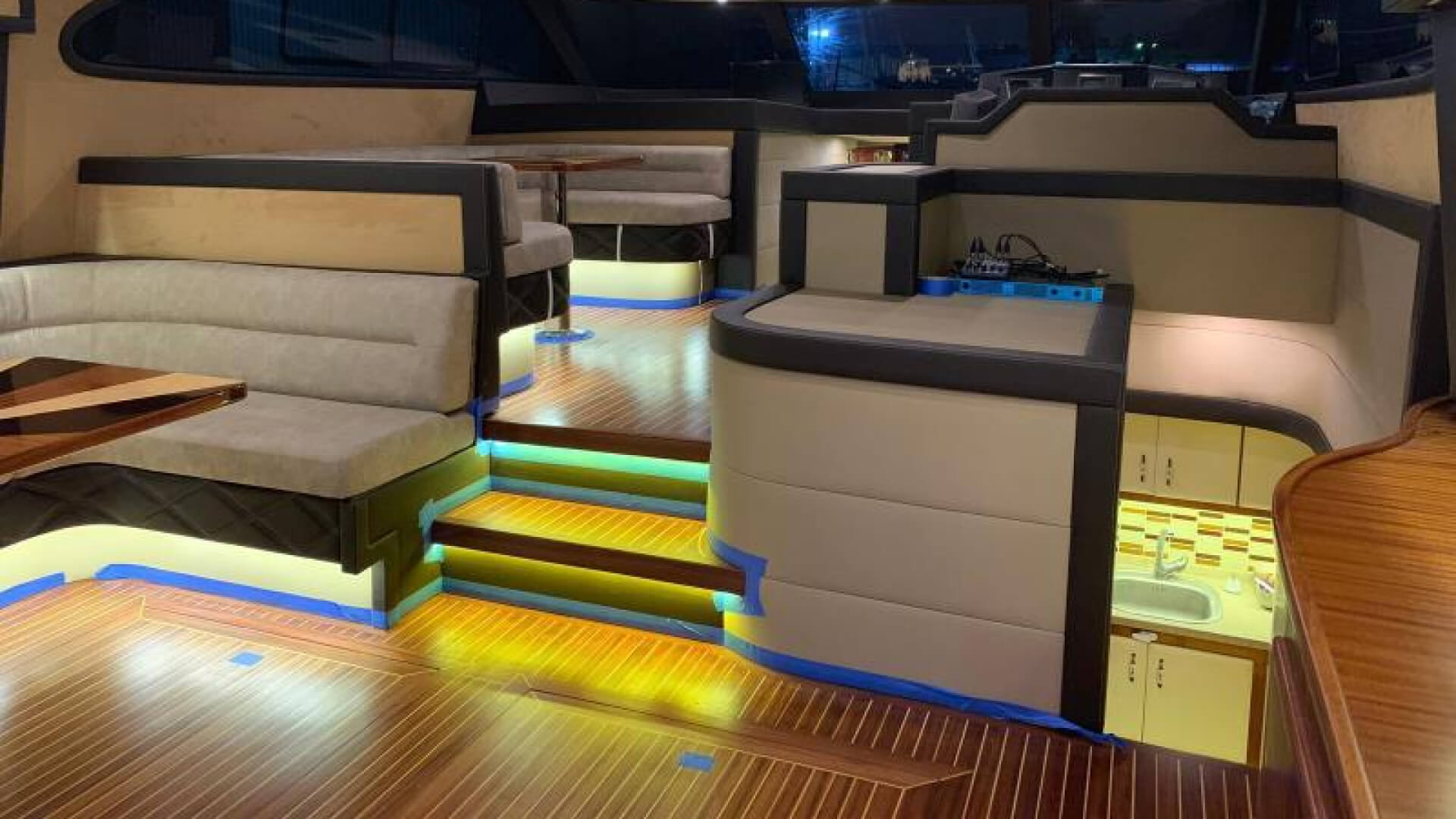Delux Motoryat Saatlik Boğaz Turu 2 Kabin 22 Metre