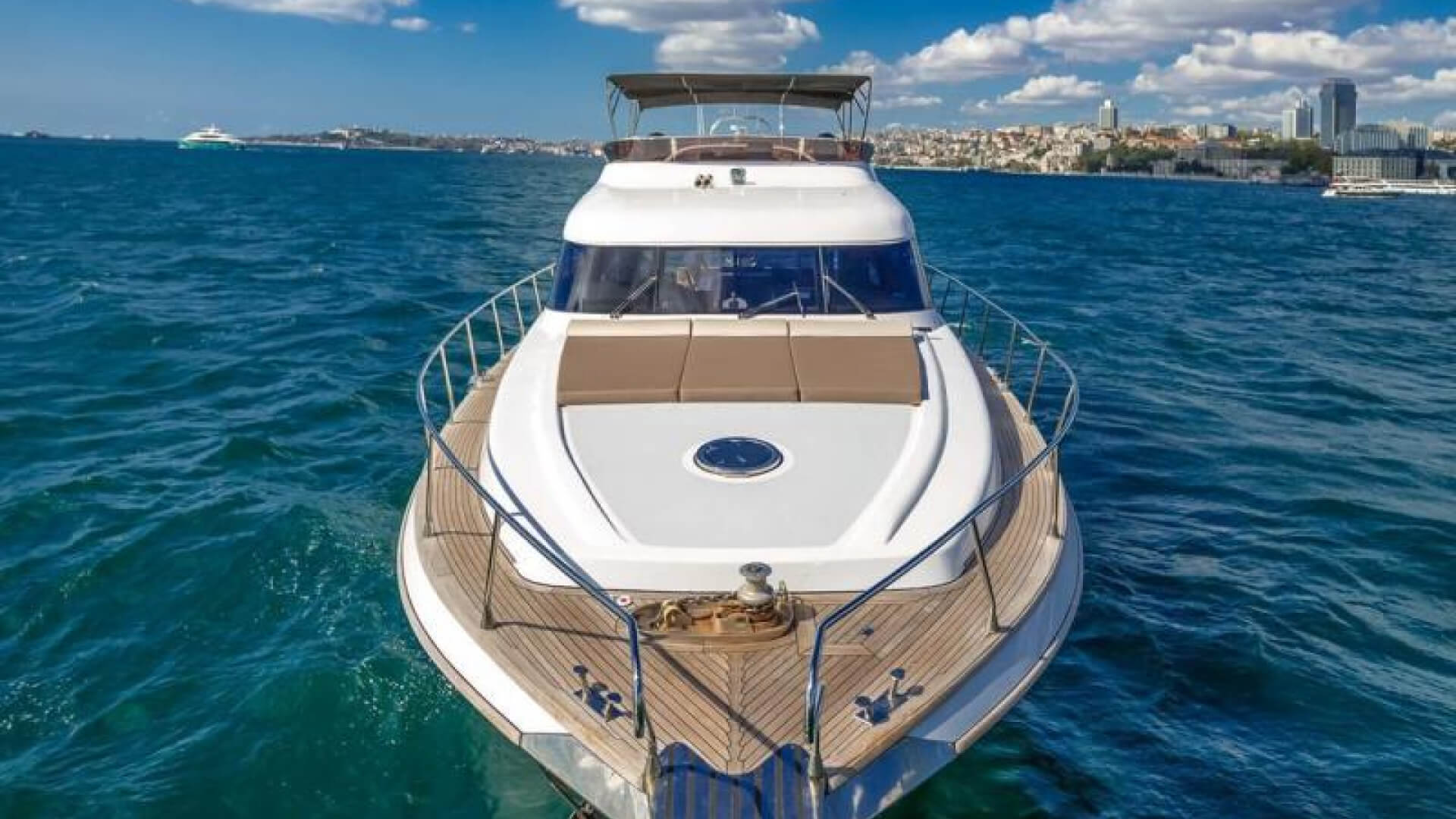 Delux Motoryat Saatlik Boğaz Turu 2 Kabin 22 Metre