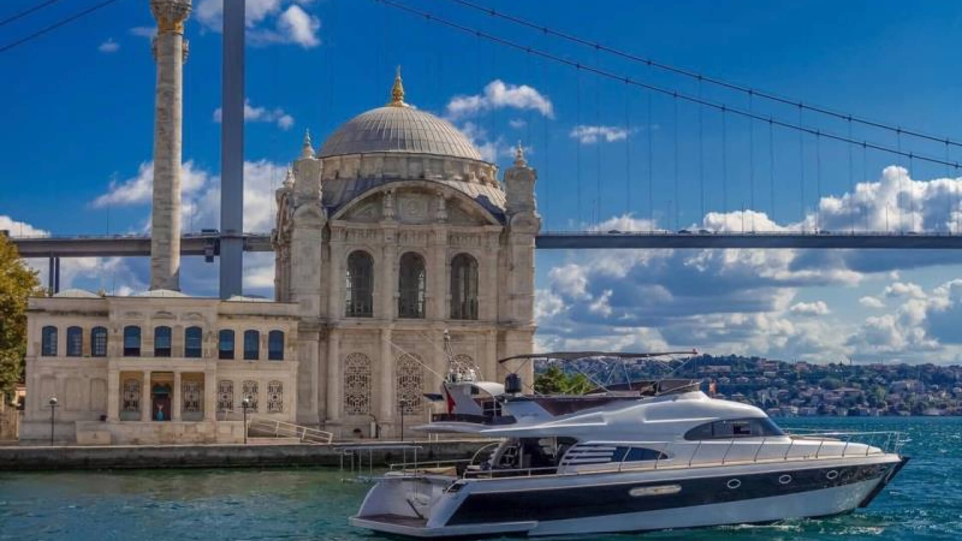 Delux Motoryat Saatlik Boğaz Turu 2 Kabin 22 Metre