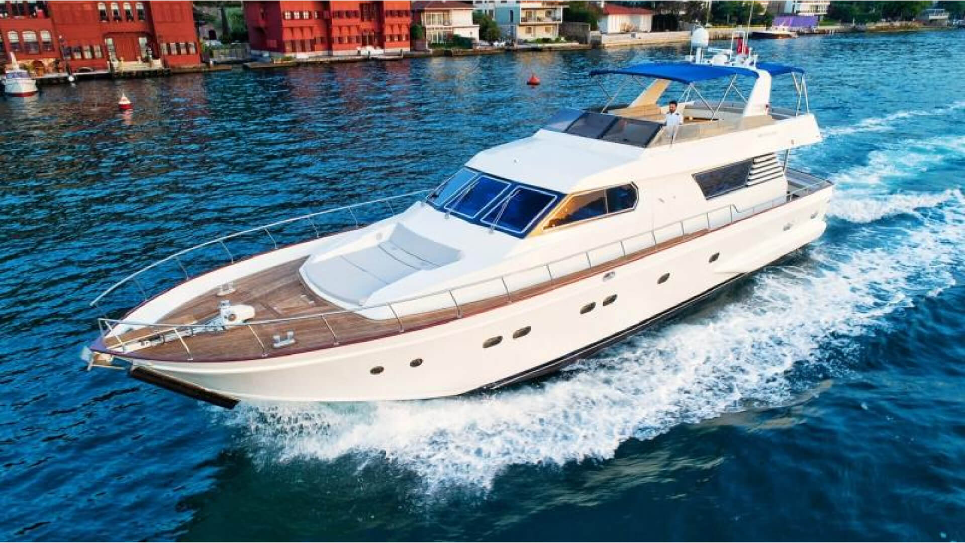 Delux Motoryat Saatlik Kiralama 3 Kabin 26 Metre
