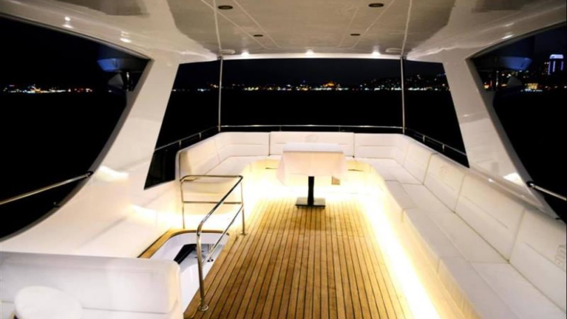 Delux Motoryat Boğaz Turu 1 Kabin 22 Metre
