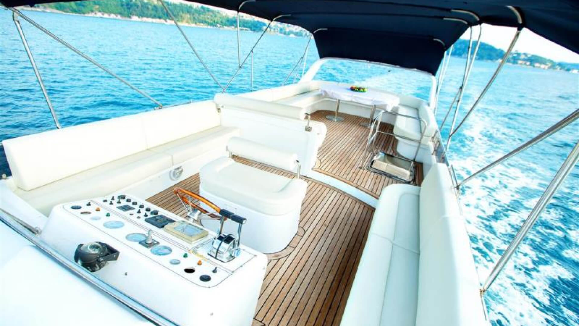 Delux Motoryat Boğaz Turu 1 Kabin 21 Metre