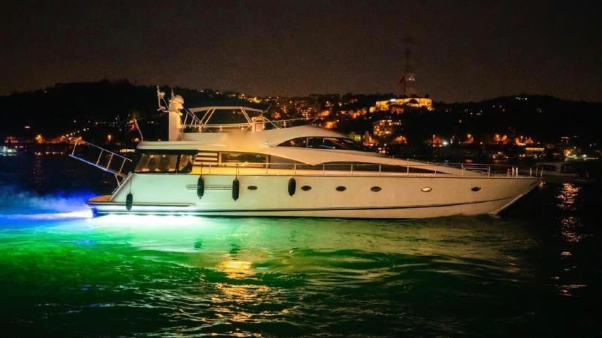 Motoryat Boğaz Turu 15 Kişi 24 Metre