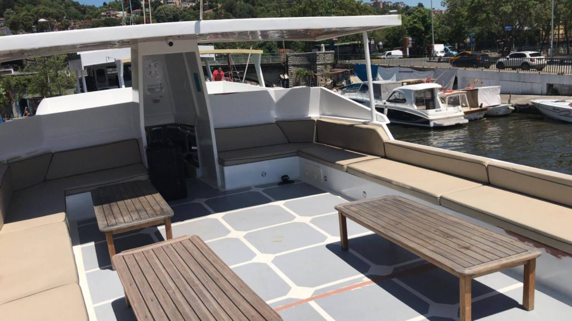 Saatlik Tekne Kiralama 35 Kişi 17 Metre