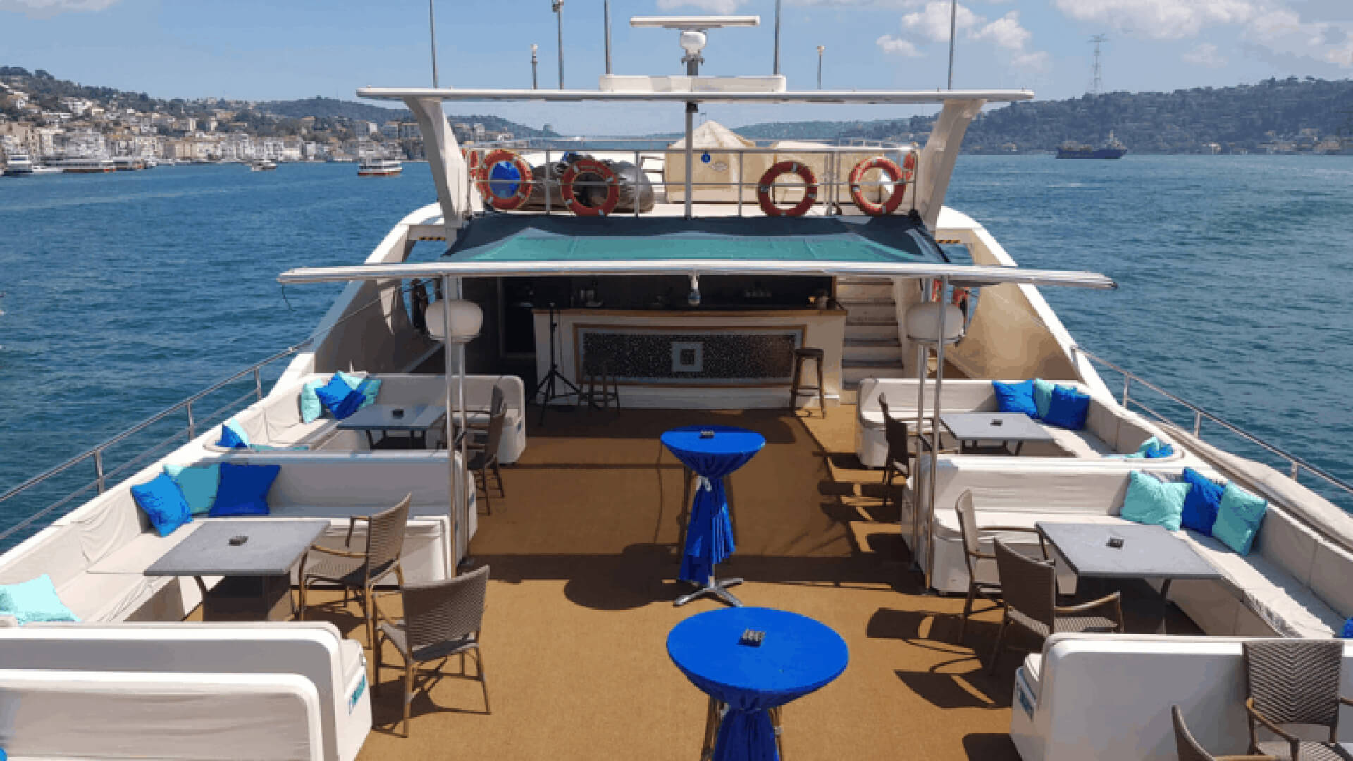 Saatlik Davet Teknesi kiralama 120 Kişilik 24 Metre
