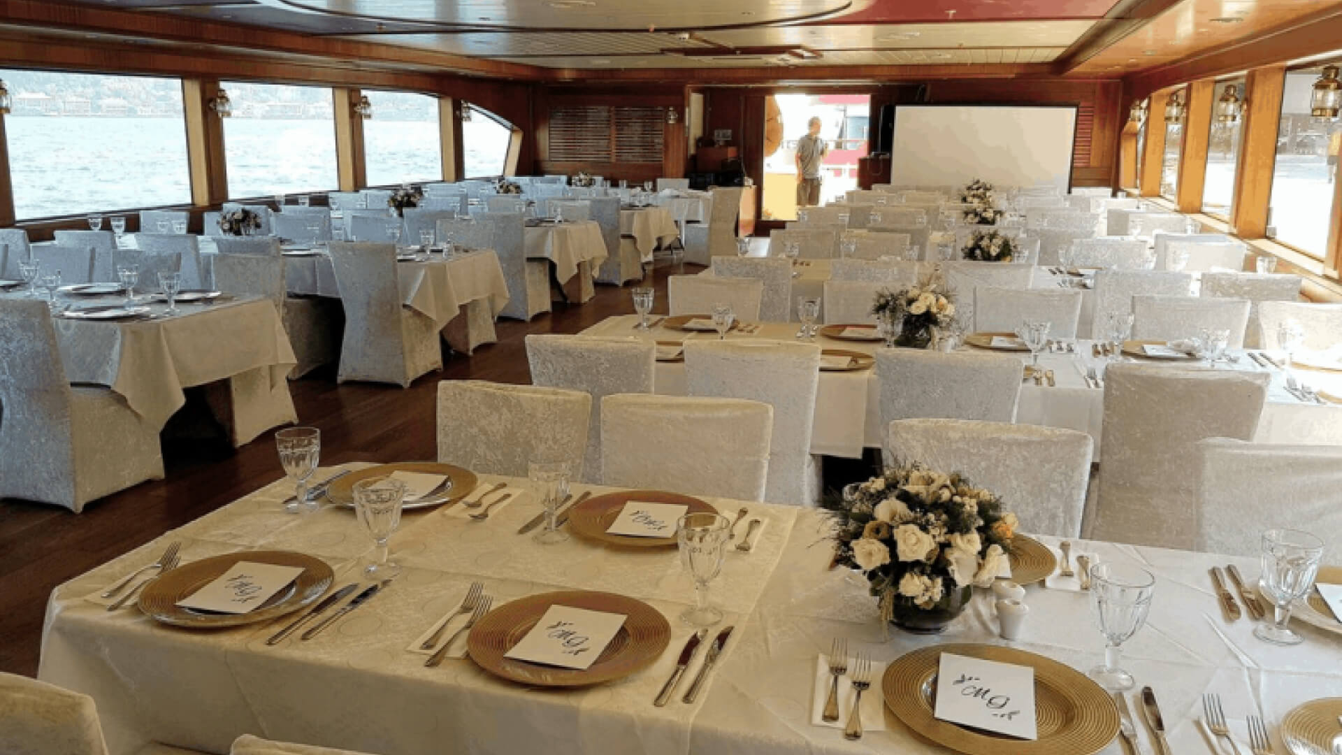Saatlik Davet Teknesi kiralama 120 Kişilik 24 Metre
