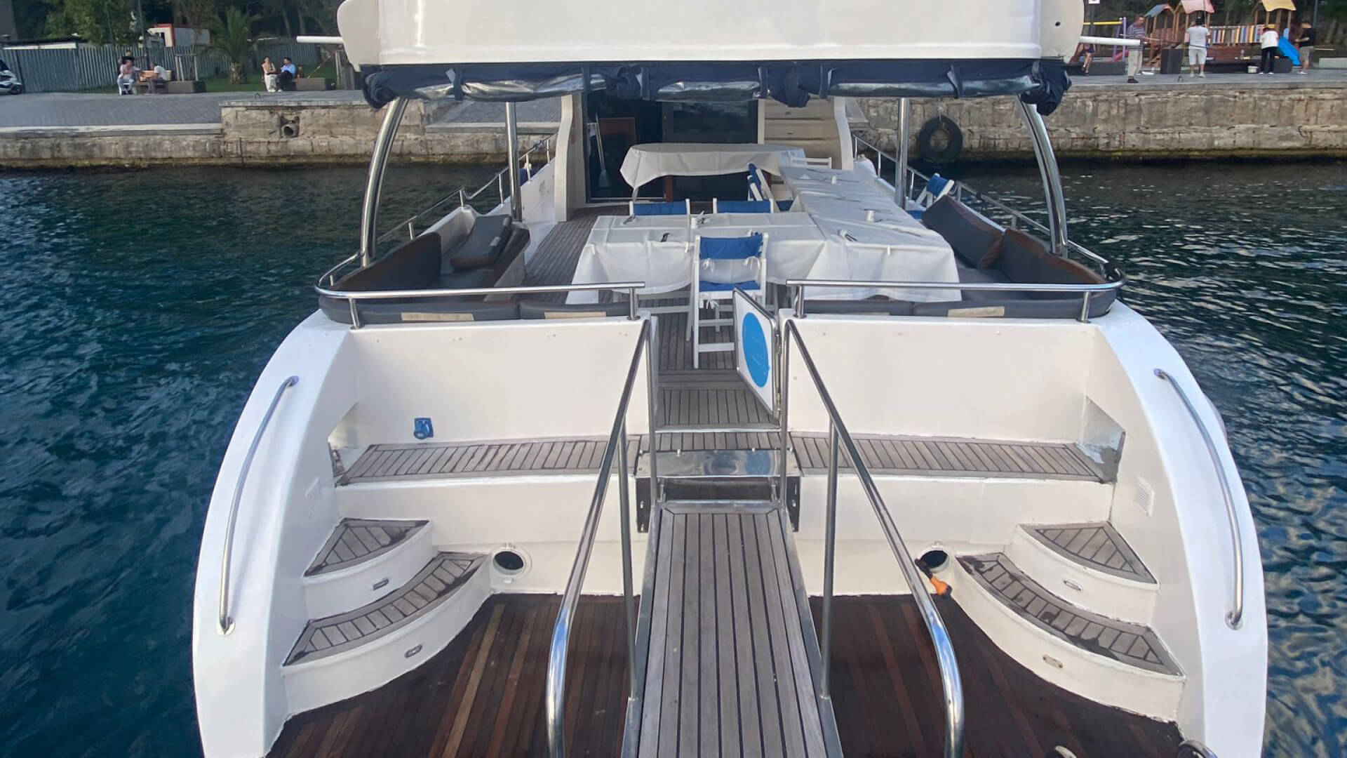 İstanbul Boğaz Turu Tekne Kiralama 19 Metre 25 Kişilik