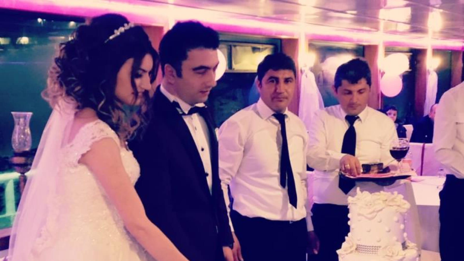 Saatlik Davet Teknesi Kiralama 250 Kişilik 34 Metre 