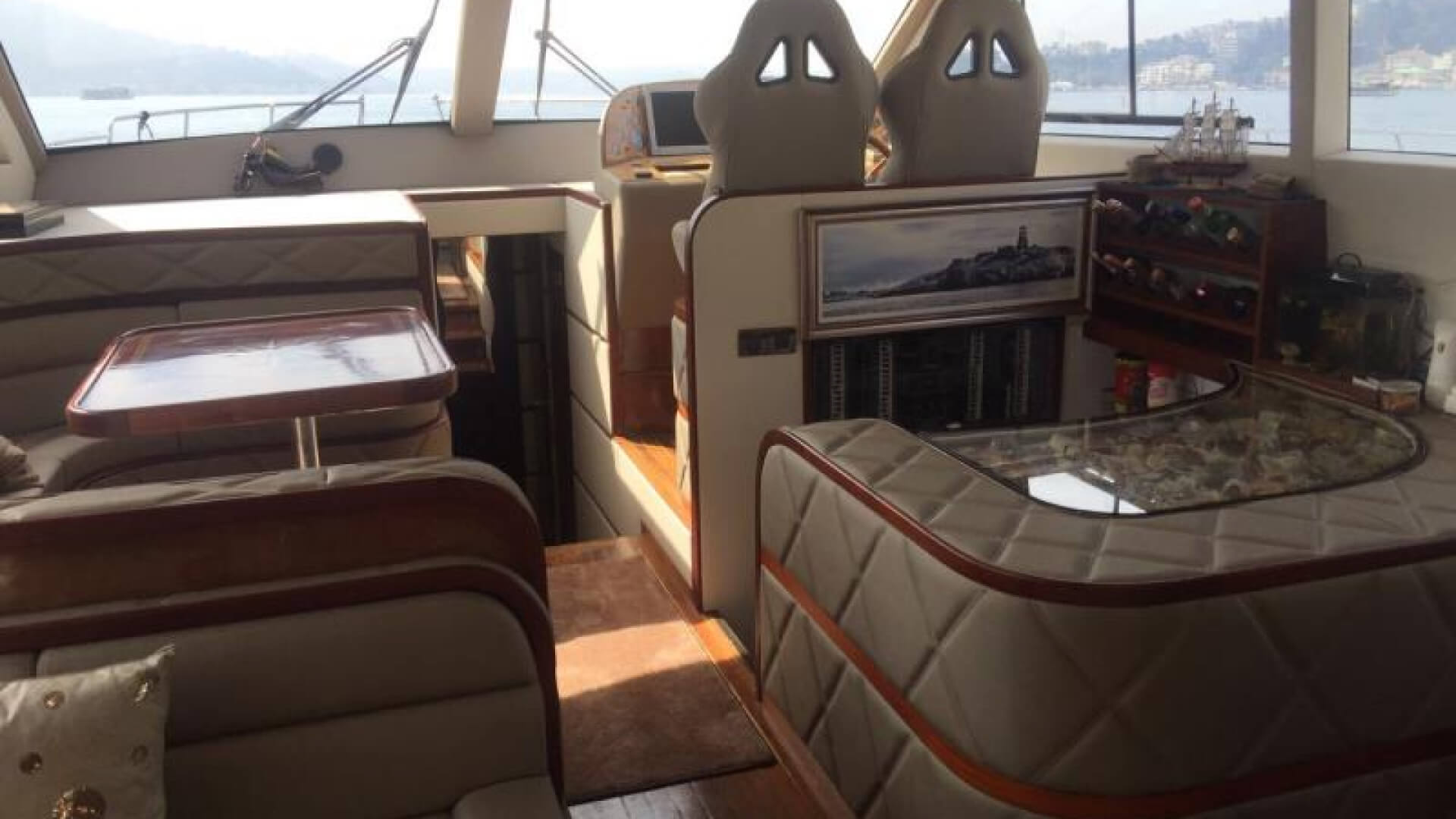 İstanbul Boğaz Turu Motoryat Kiralama 18 kişi 20 Metre