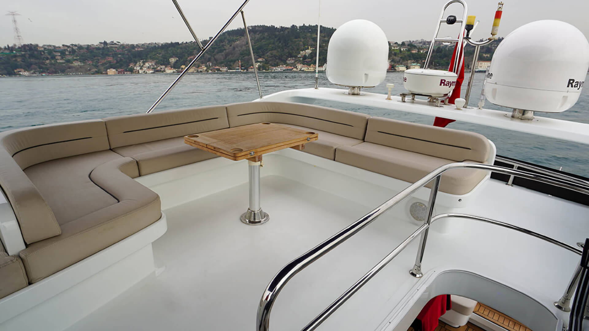 Saatlik Motoryat Kiralama İstanbul Boğaz 10 Kişi 17 Metre
