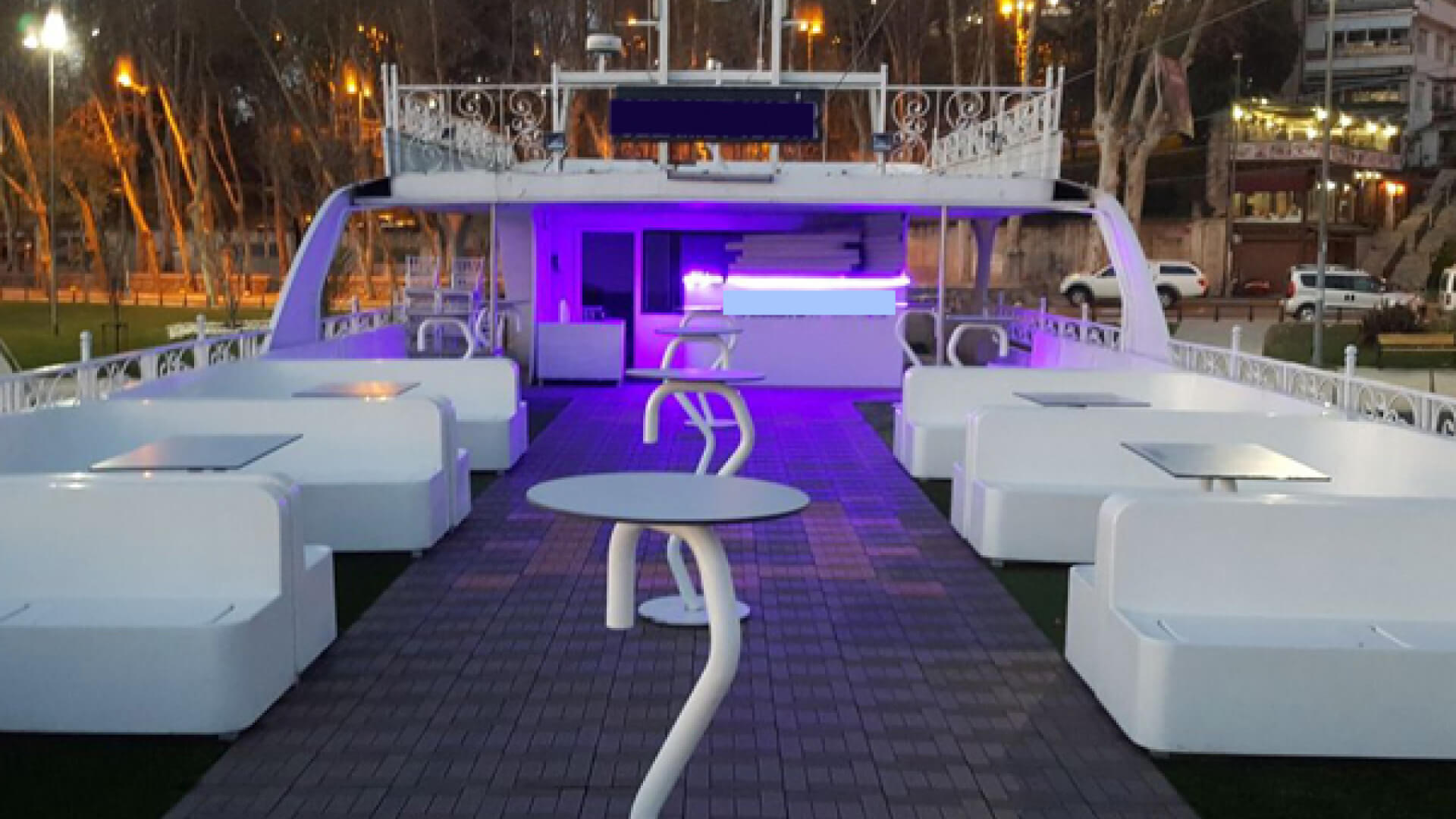 Saatlik Davet Teknesi Kiralama 200 Kişilik 39 Metre