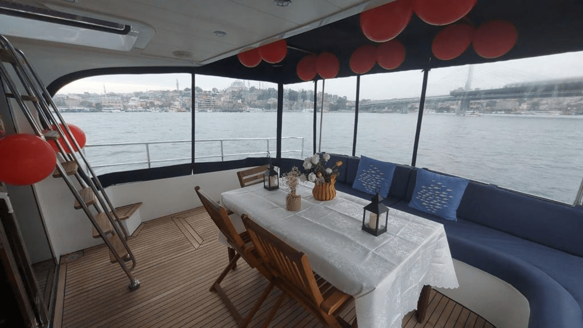 Saatlik Motoryat Kiralama 12 Kişilik 17 Metre