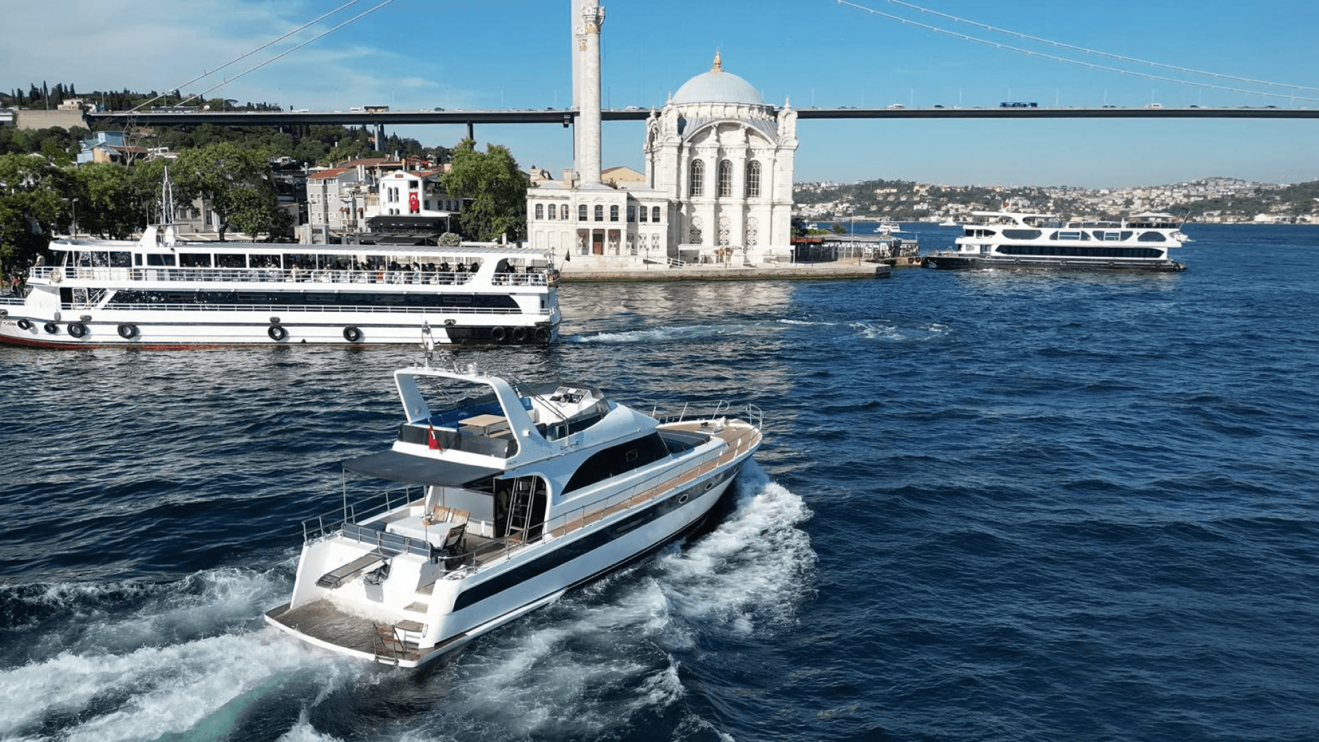 Saatlik Motoryat Kiralama 12 Kişilik 17 Metre