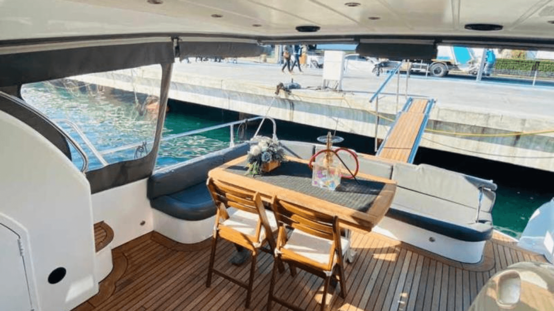 Saatlik Motoryat Kiralama 10 Kişilik 16 Metre