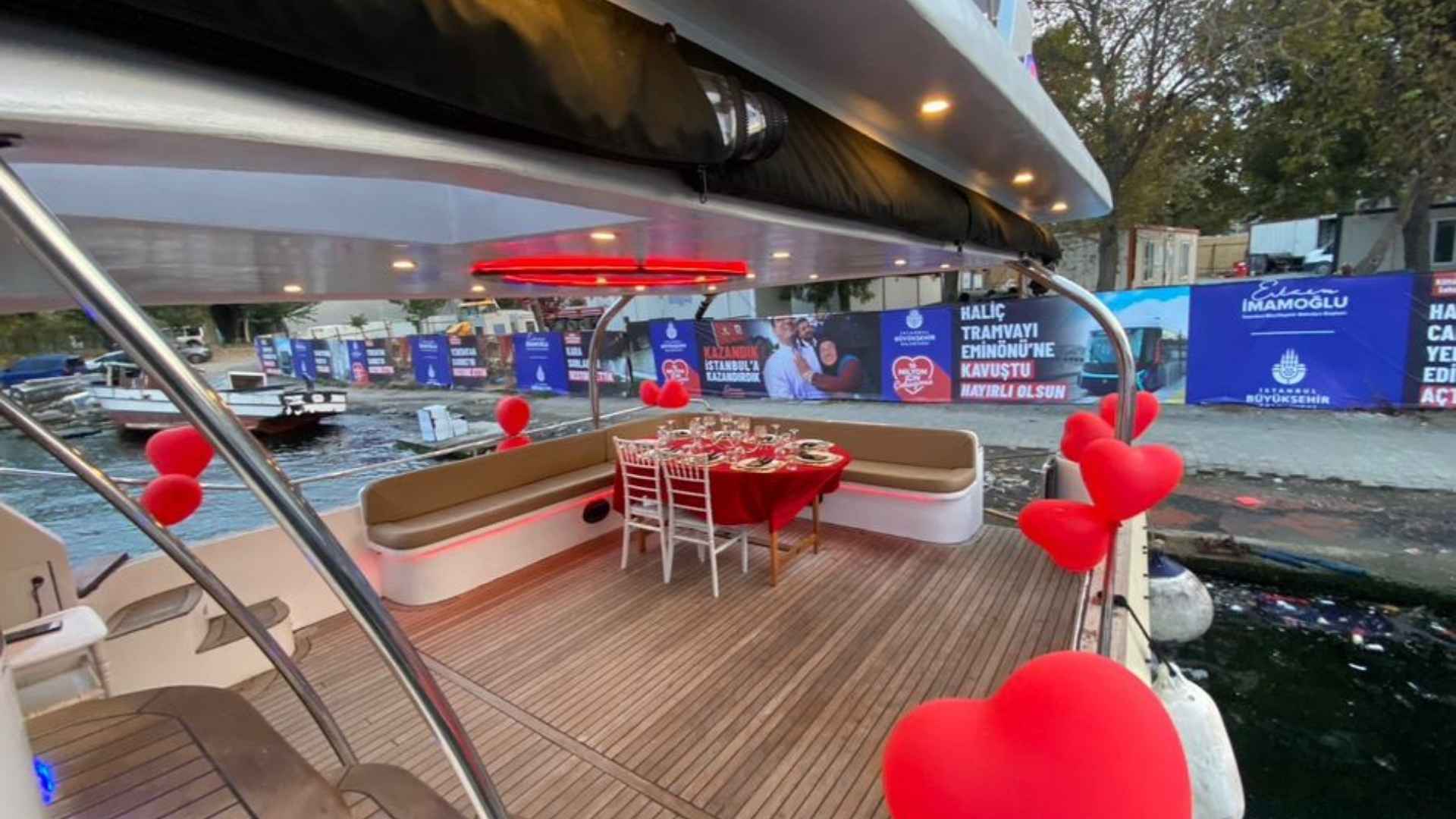Saatlik Motoryat Kiralama 20 Kişilik 18 Metre